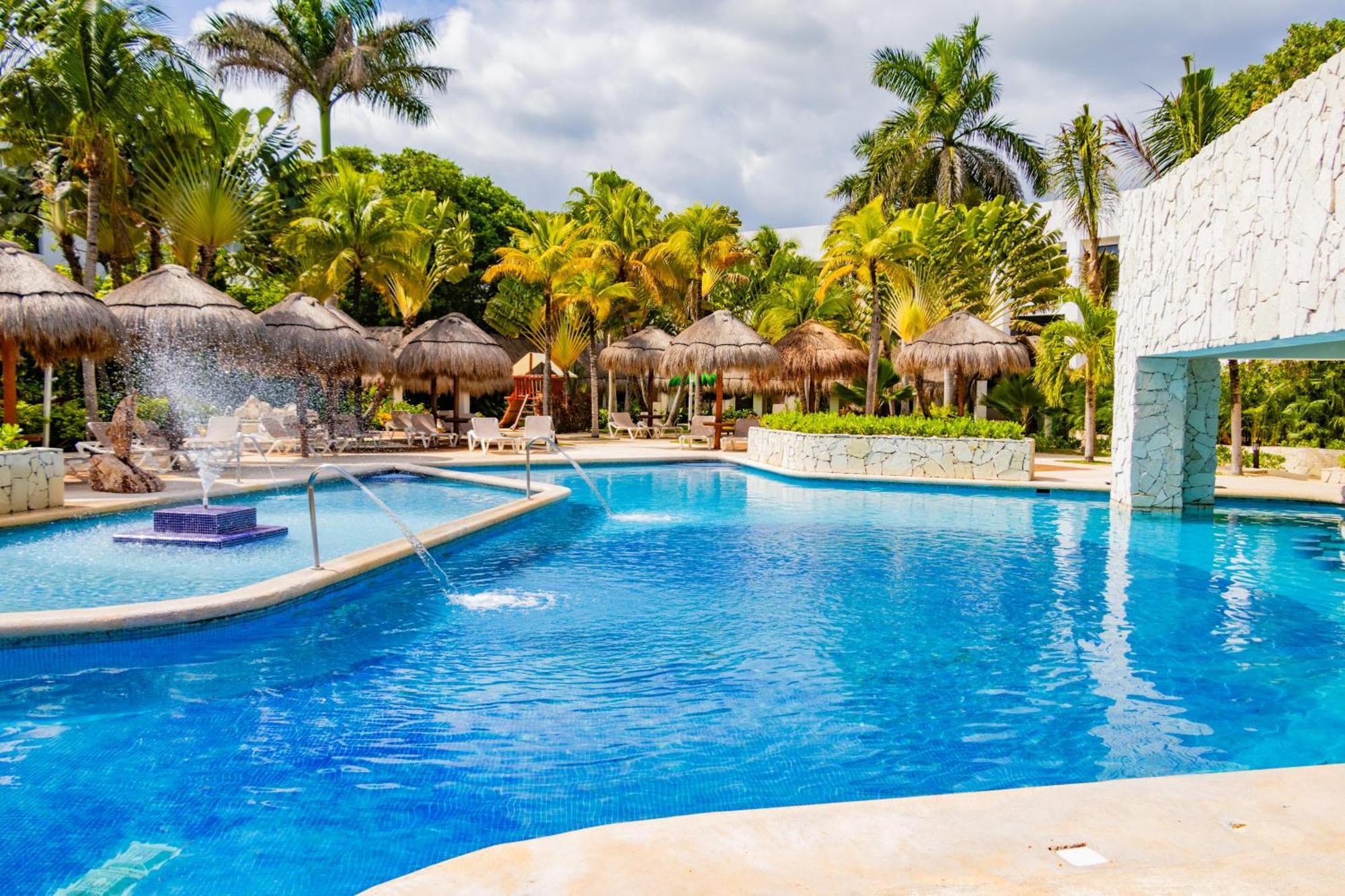 Grand Oasis Tulum Riviera Hotel Akumal Exterior photo